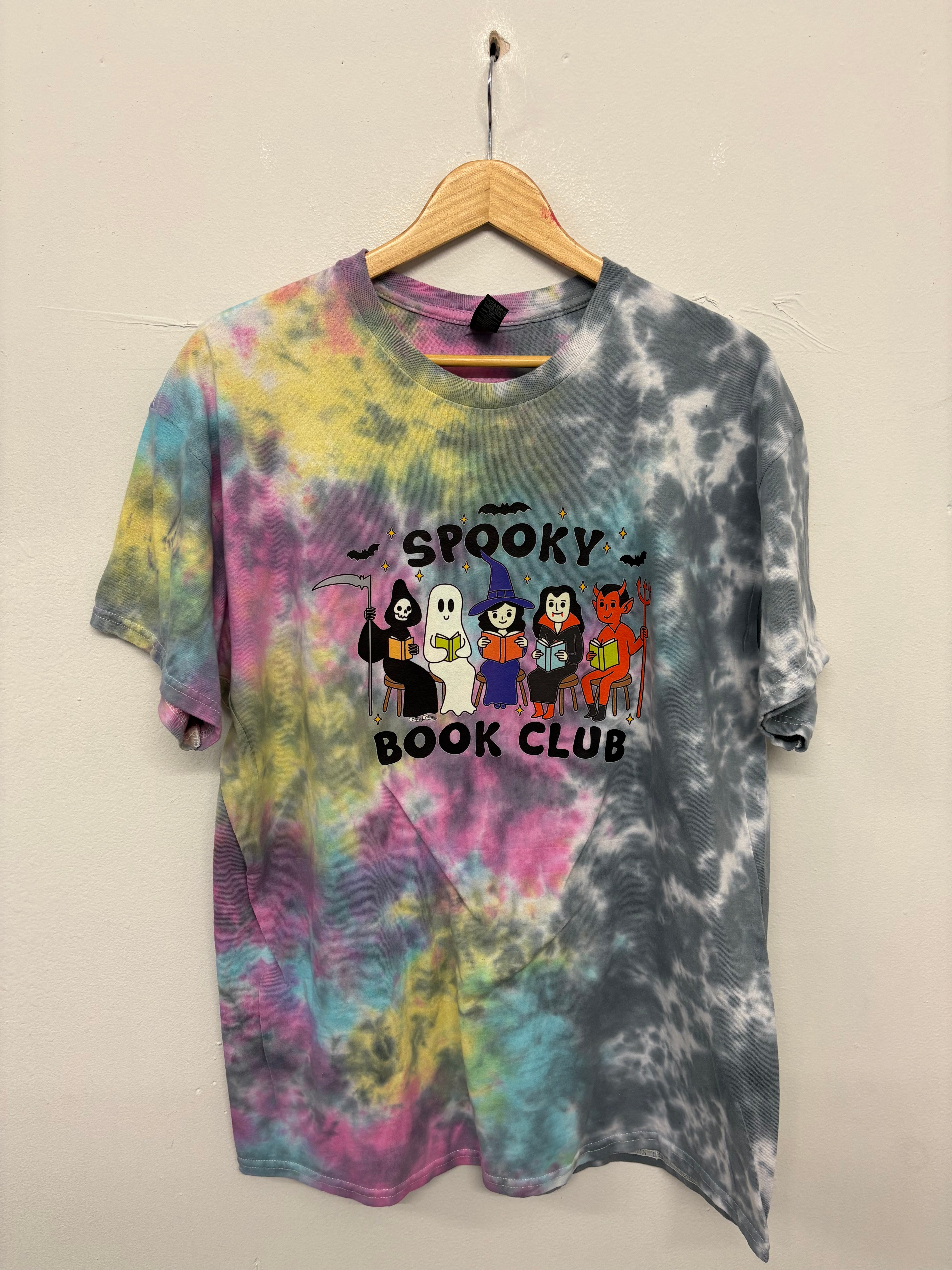 SALE TEE TYE DYE SPOOKY BOOK CLUB XL
