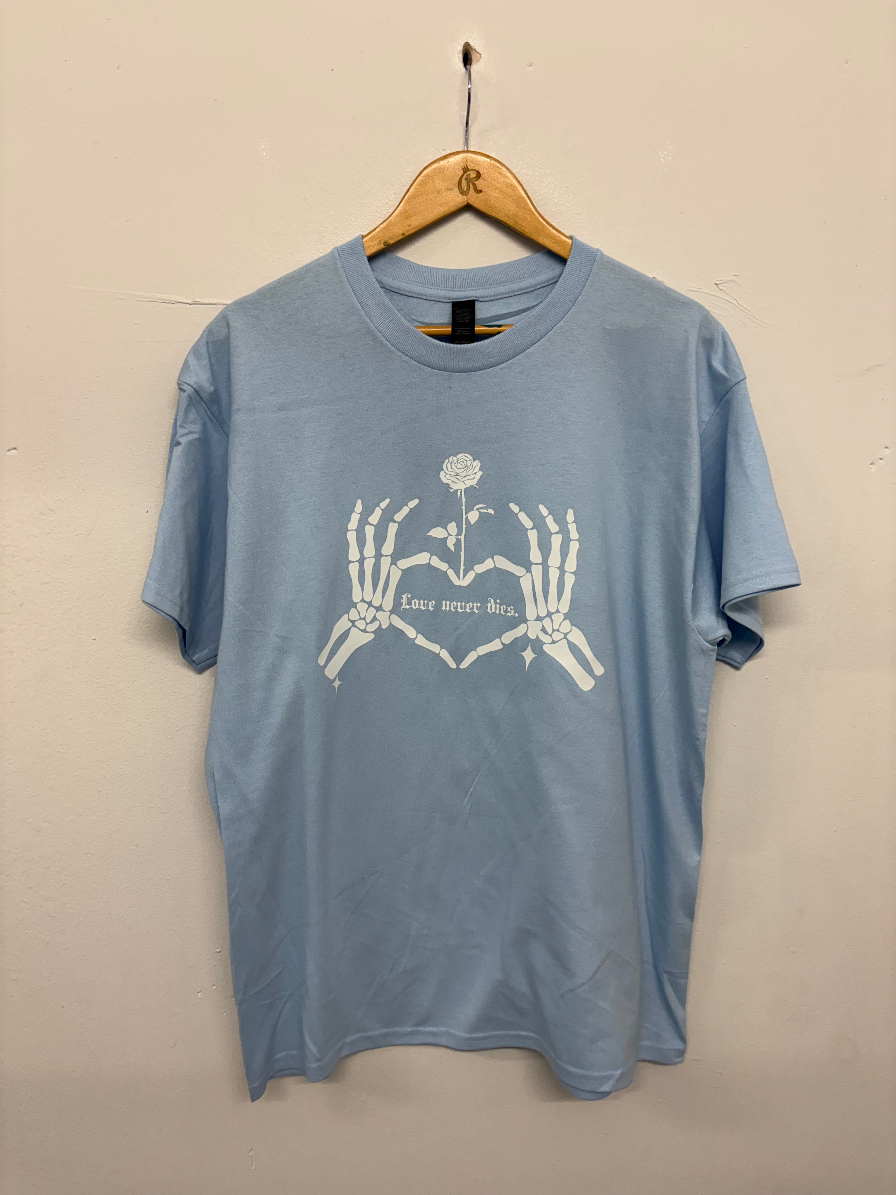 SALE TEE BABY BLUE LOVE NEVER DIES LARGE