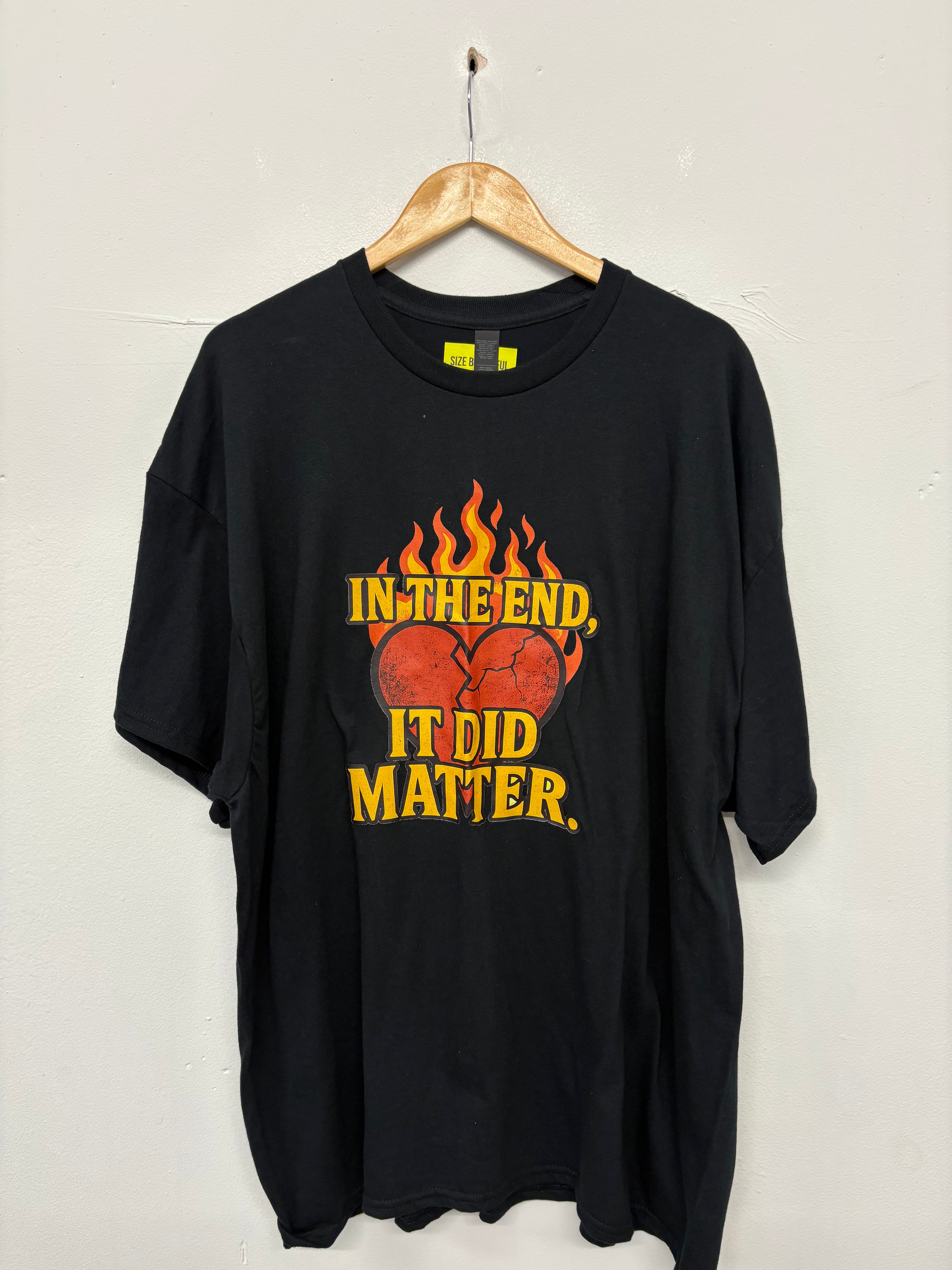 SALE TEE BLACK IN THE END 2XL