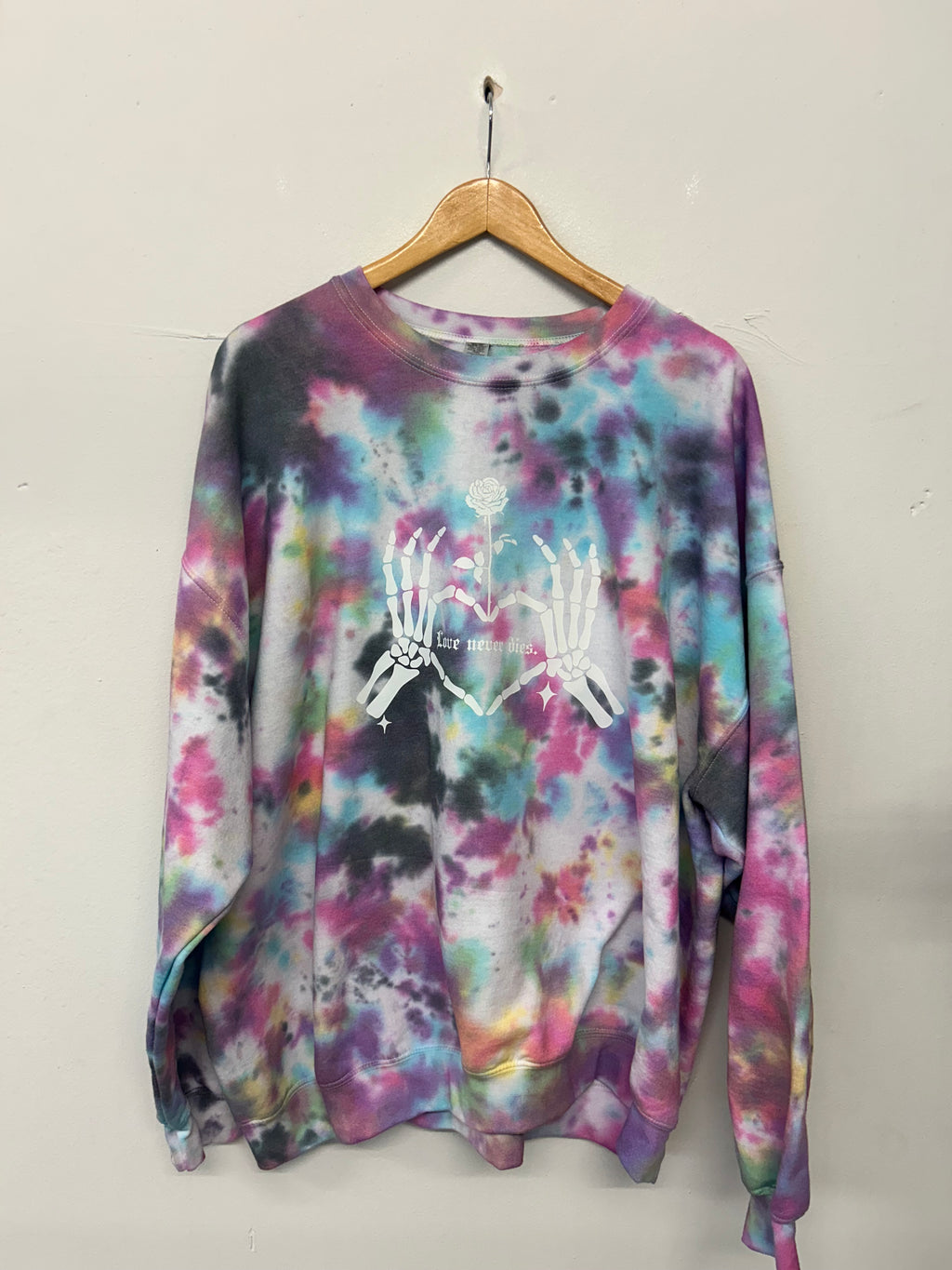 SALE SWEAT BLACK PASTEL LOVE NEVER DIES 2XL
