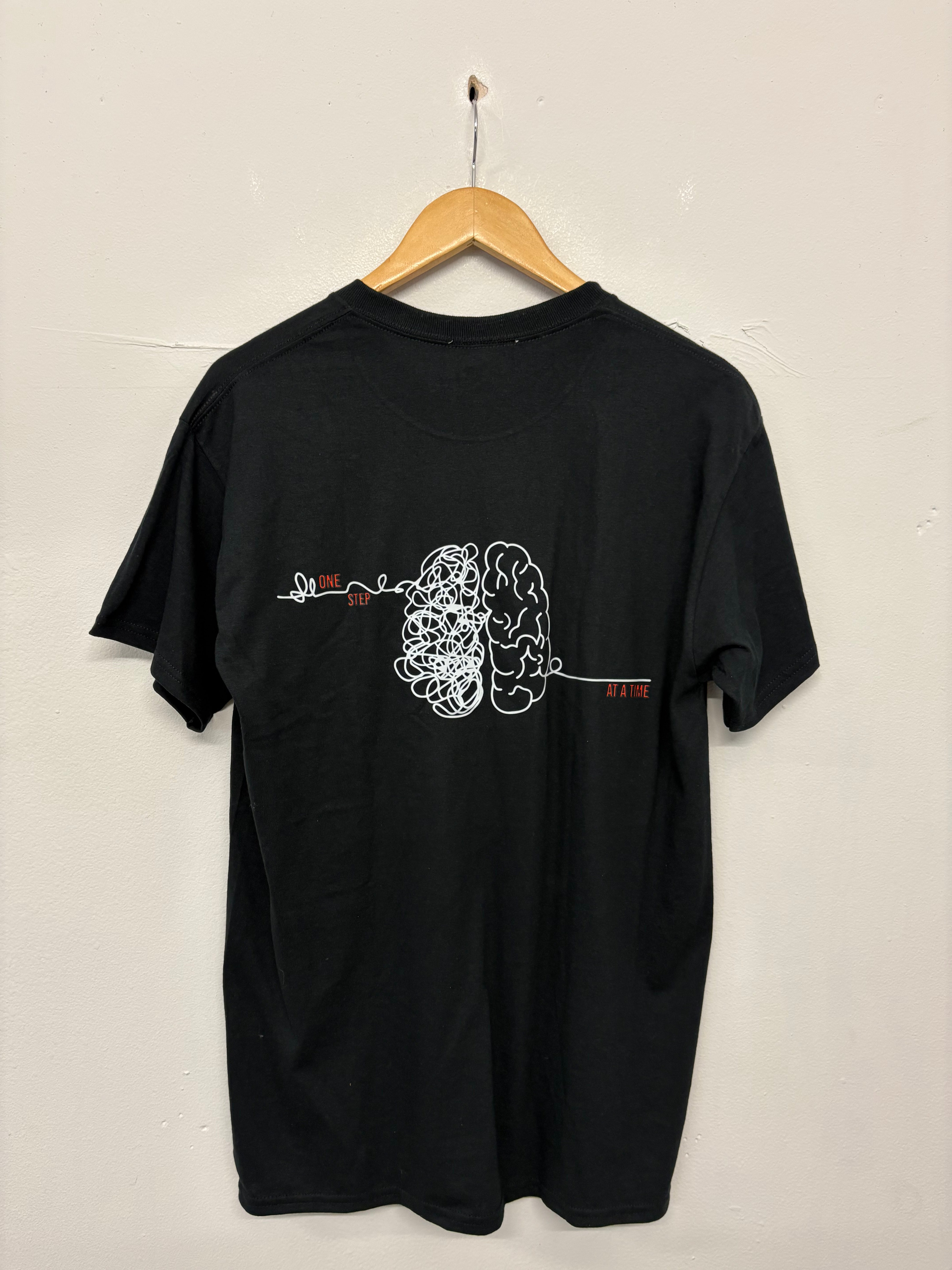 SALE TEE BLACK ONE STEP MEDIUM